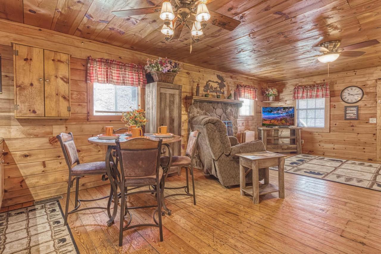 Bear Den, Hot Tub, 1089 Of Free Attraction Tickets For Each Paid Day, Dollywood And More! 塞维尔维尔 外观 照片